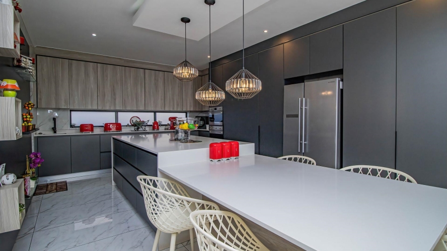 4 Bedroom Property for Sale in La Como Lifestyle Estate Gauteng