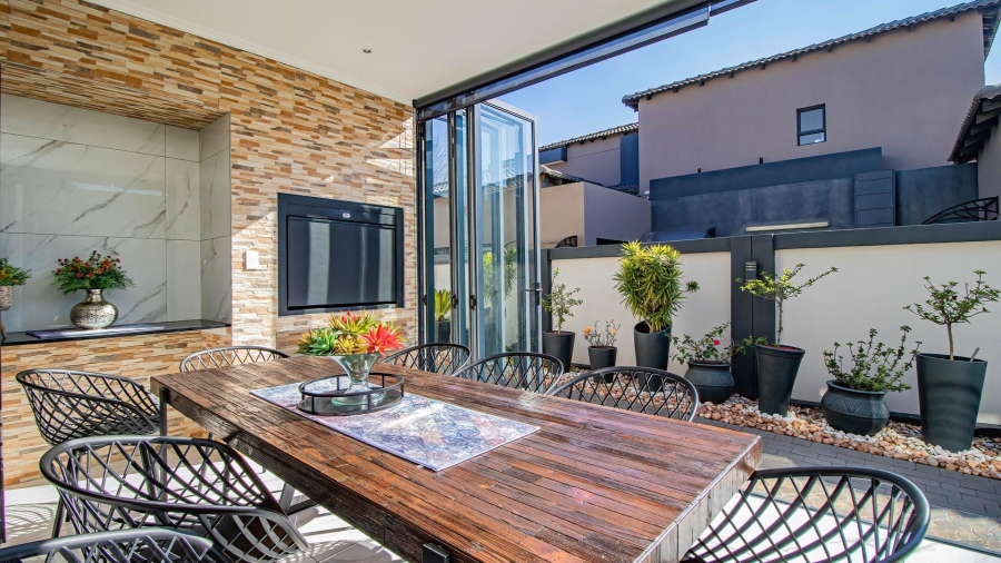 4 Bedroom Property for Sale in La Como Lifestyle Estate Gauteng