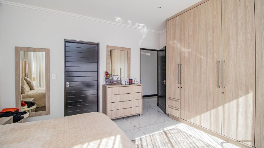 4 Bedroom Property for Sale in La Como Lifestyle Estate Gauteng