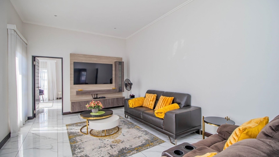 4 Bedroom Property for Sale in La Como Lifestyle Estate Gauteng