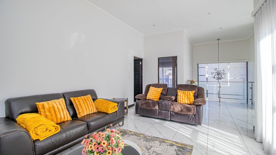 4 Bedroom Property for Sale in La Como Lifestyle Estate Gauteng