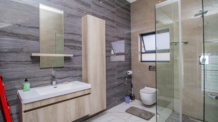 4 Bedroom Property for Sale in La Como Lifestyle Estate Gauteng