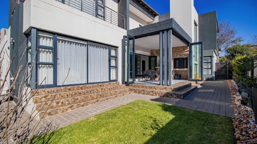4 Bedroom Property for Sale in La Como Lifestyle Estate Gauteng