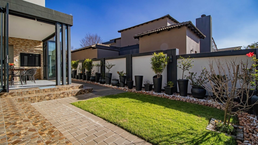 4 Bedroom Property for Sale in La Como Lifestyle Estate Gauteng