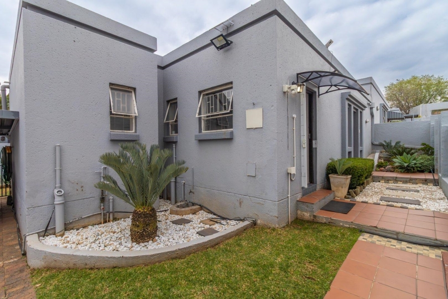 2 Bedroom Property for Sale in Radiokop Gauteng