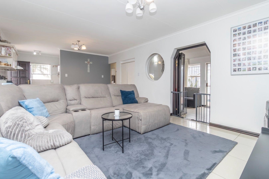 2 Bedroom Property for Sale in Radiokop Gauteng