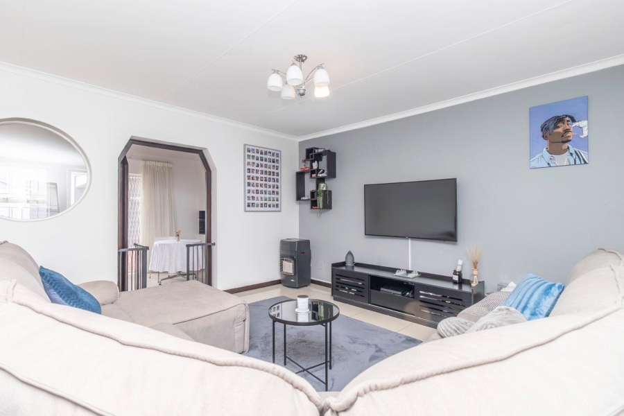 2 Bedroom Property for Sale in Radiokop Gauteng
