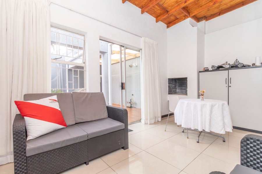 2 Bedroom Property for Sale in Radiokop Gauteng
