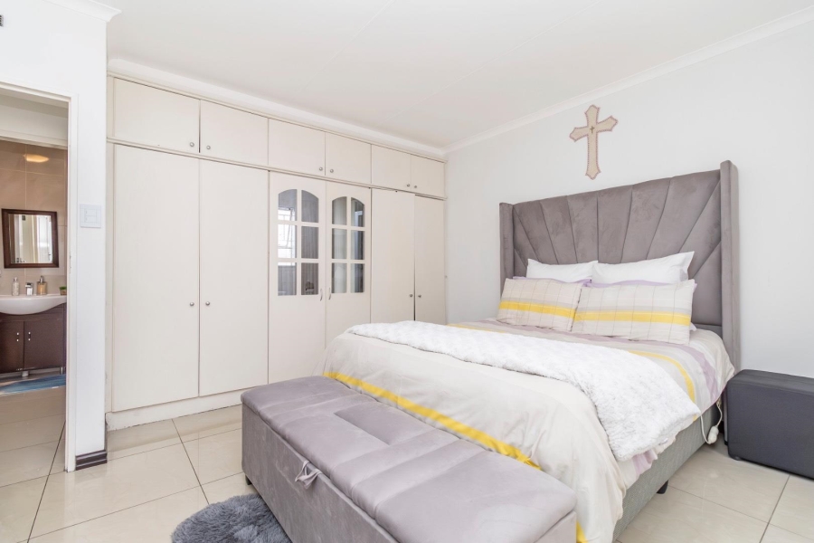 2 Bedroom Property for Sale in Radiokop Gauteng