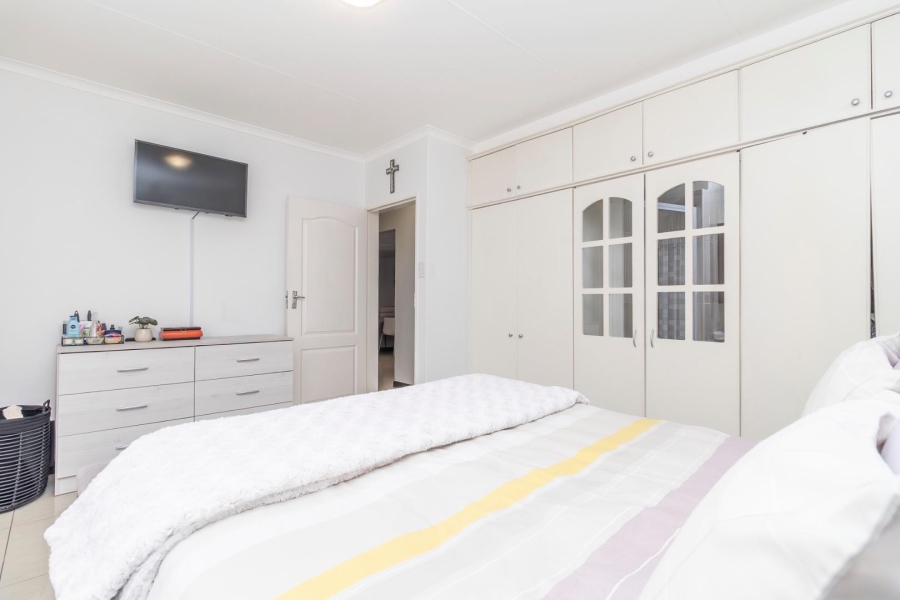 2 Bedroom Property for Sale in Radiokop Gauteng