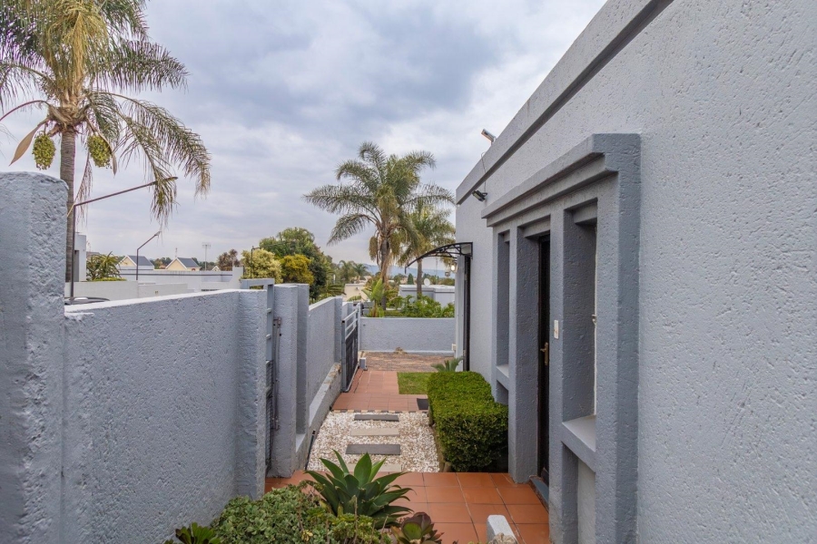 2 Bedroom Property for Sale in Radiokop Gauteng