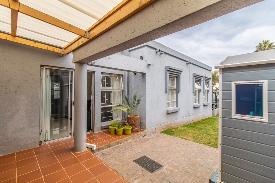 2 Bedroom Property for Sale in Radiokop Gauteng