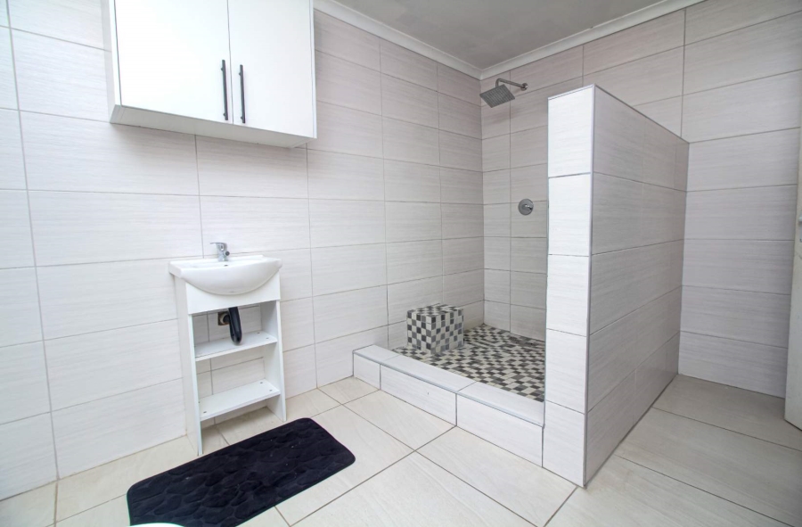 5 Bedroom Property for Sale in Strubensvallei Gauteng