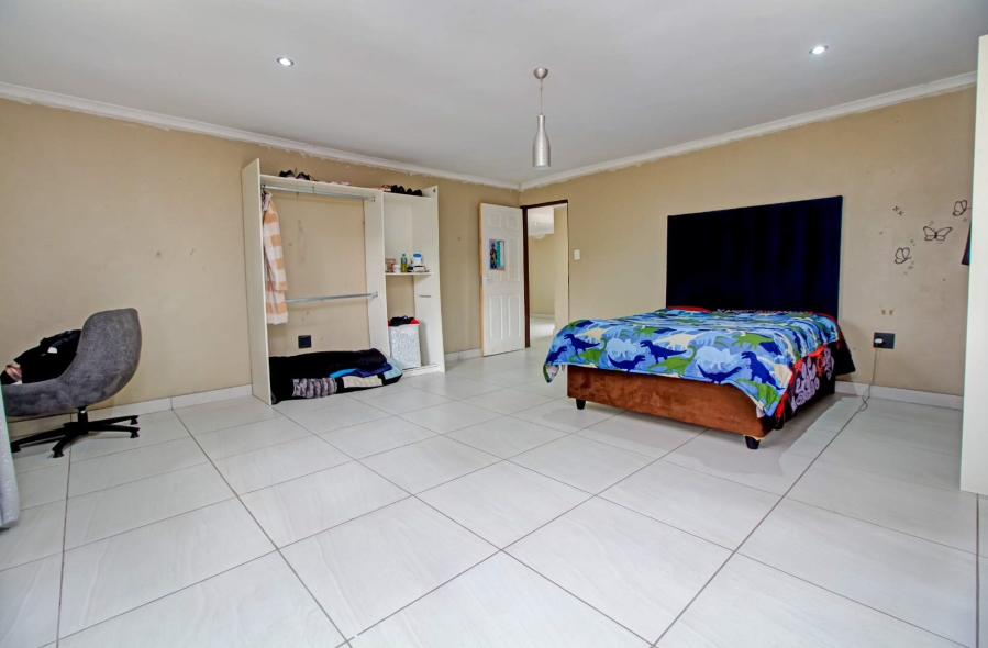 5 Bedroom Property for Sale in Strubensvallei Gauteng