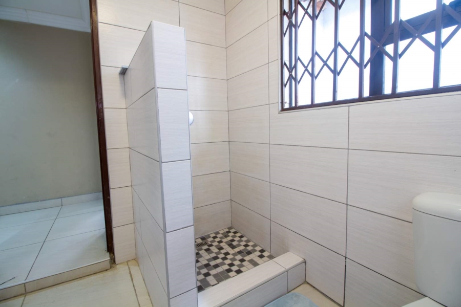 5 Bedroom Property for Sale in Strubensvallei Gauteng