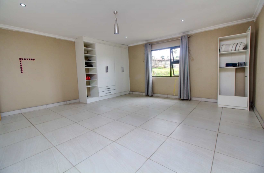 5 Bedroom Property for Sale in Strubensvallei Gauteng
