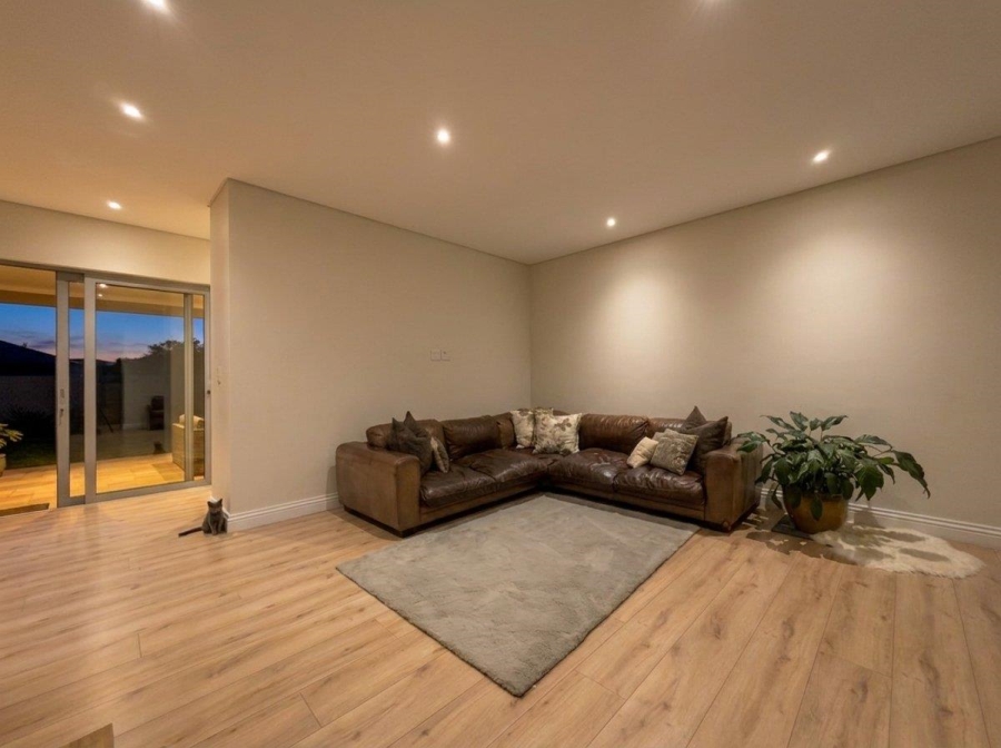 5 Bedroom Property for Sale in Monaghan Farm Gauteng