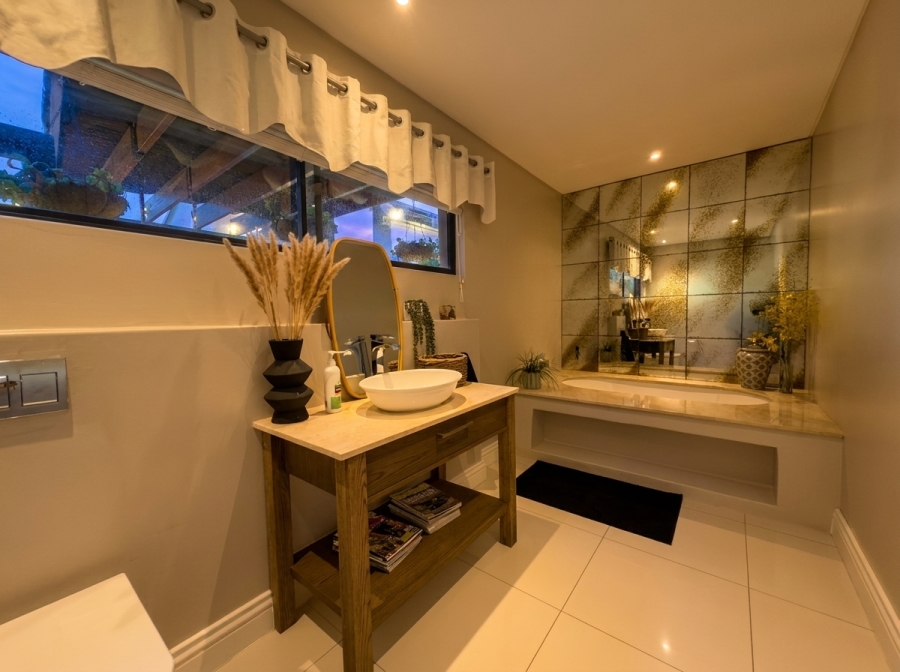 5 Bedroom Property for Sale in Monaghan Farm Gauteng
