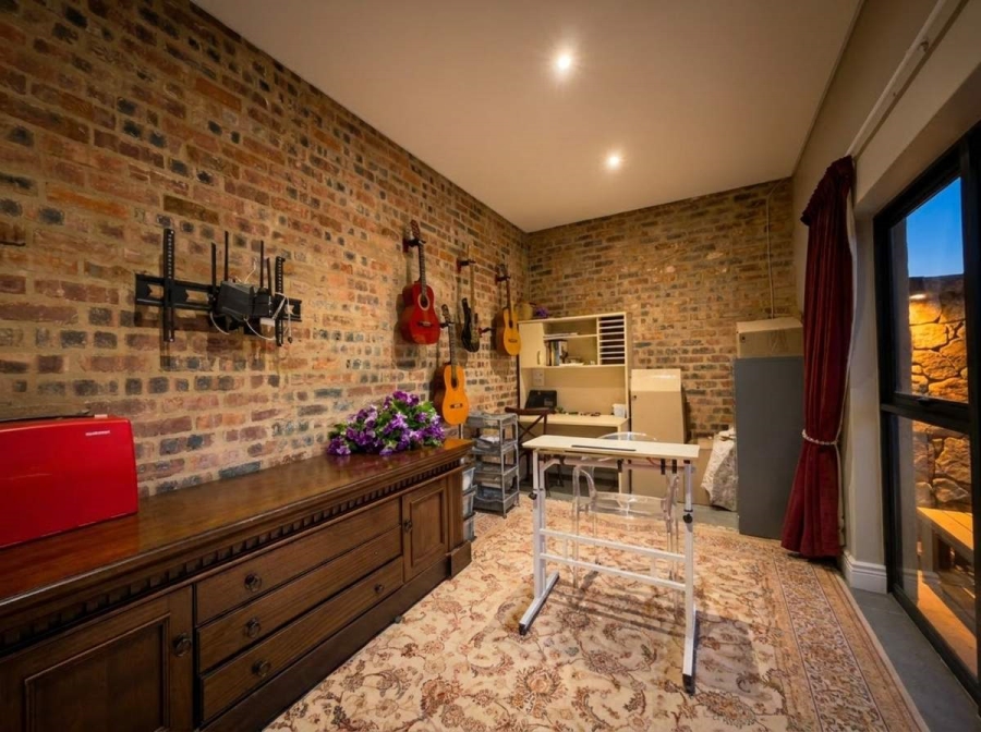 5 Bedroom Property for Sale in Monaghan Farm Gauteng