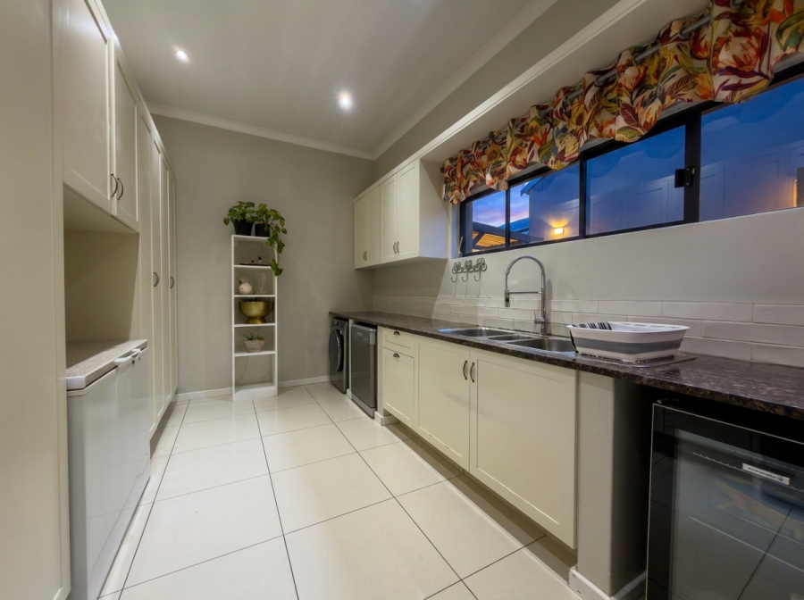 5 Bedroom Property for Sale in Monaghan Farm Gauteng