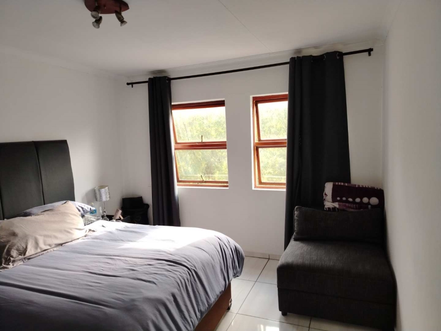 2 Bedroom Property for Sale in Lakefield Gauteng