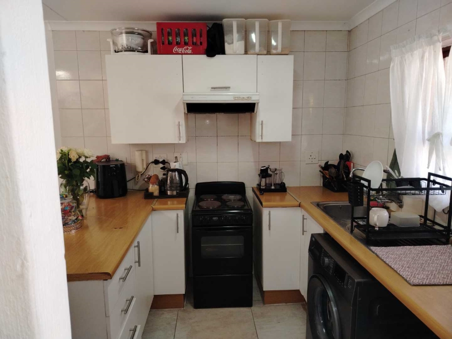 2 Bedroom Property for Sale in Lakefield Gauteng