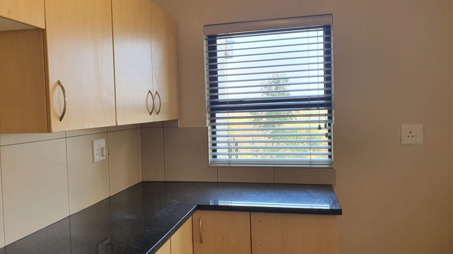 To Let 2 Bedroom Property for Rent in Jackal Creek Golf Estate Gauteng