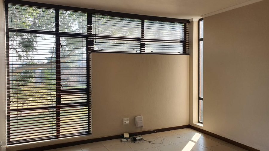 To Let 2 Bedroom Property for Rent in Jackal Creek Golf Estate Gauteng