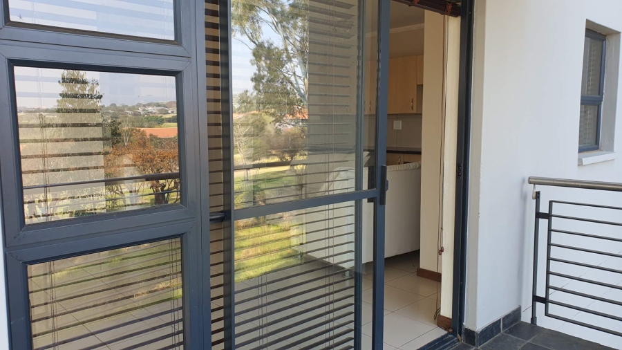 To Let 2 Bedroom Property for Rent in Jackal Creek Golf Estate Gauteng