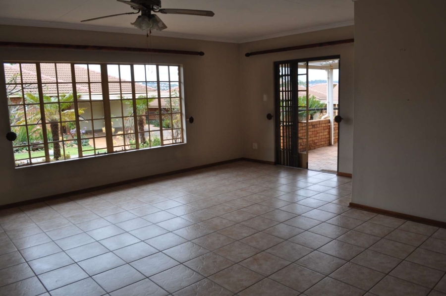 2 Bedroom Property for Sale in Faerie Glen Gauteng