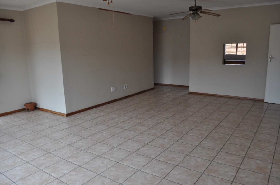 2 Bedroom Property for Sale in Faerie Glen Gauteng