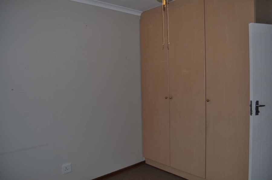 2 Bedroom Property for Sale in Faerie Glen Gauteng