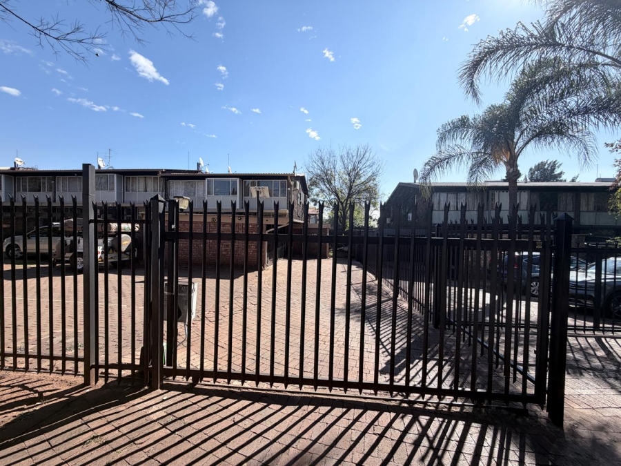 3 Bedroom Property for Sale in Clubview Gauteng