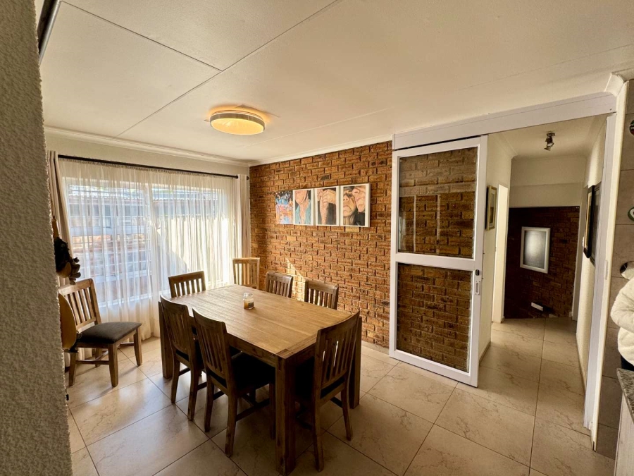 4 Bedroom Property for Sale in Rangeview Gauteng