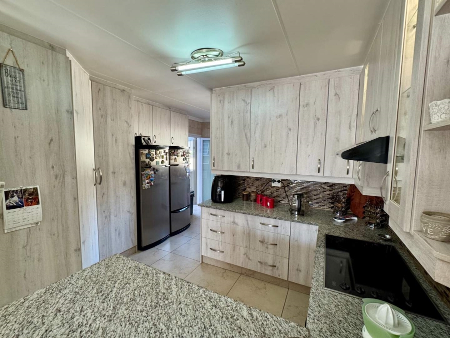 4 Bedroom Property for Sale in Rangeview Gauteng
