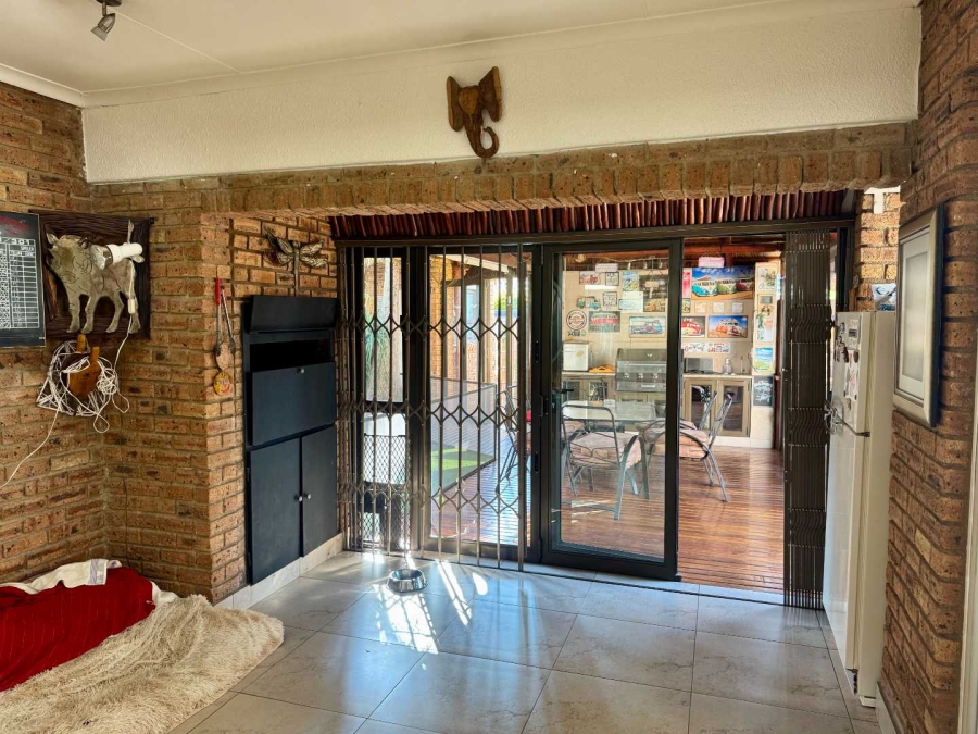 4 Bedroom Property for Sale in Rangeview Gauteng