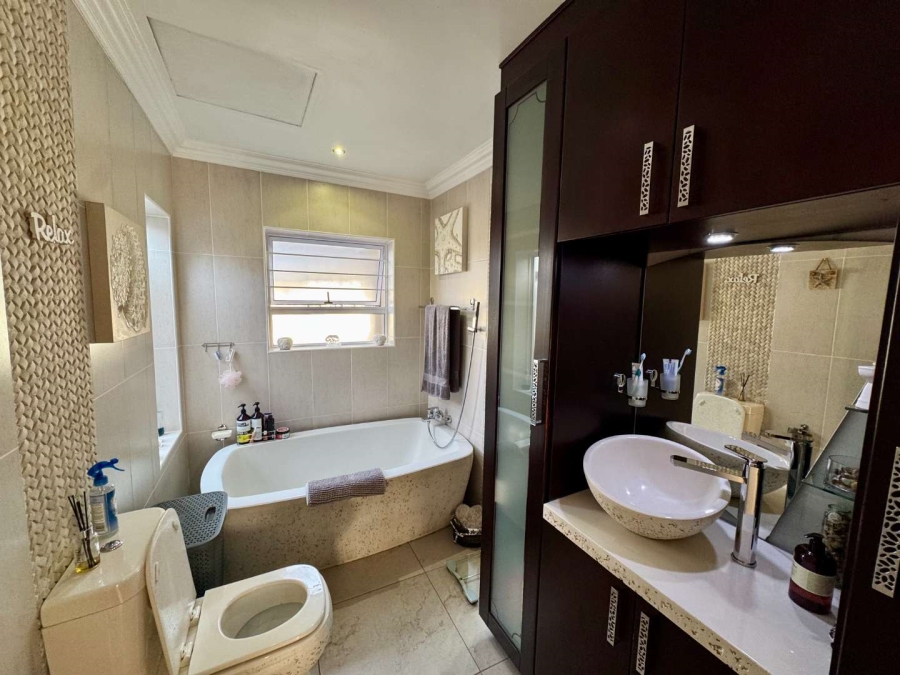 4 Bedroom Property for Sale in Rangeview Gauteng