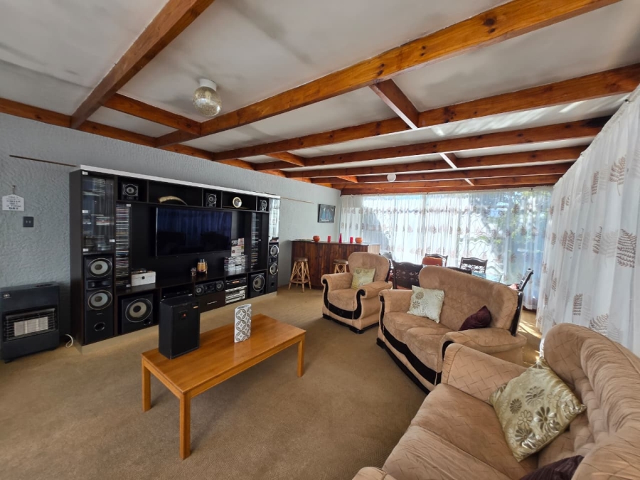 3 Bedroom Property for Sale in Glenanda Gauteng