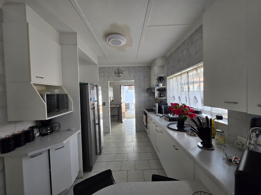 3 Bedroom Property for Sale in Glenanda Gauteng