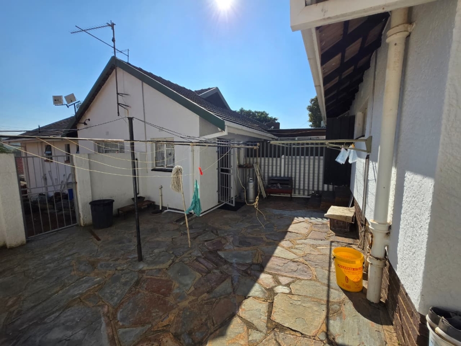 3 Bedroom Property for Sale in Glenanda Gauteng