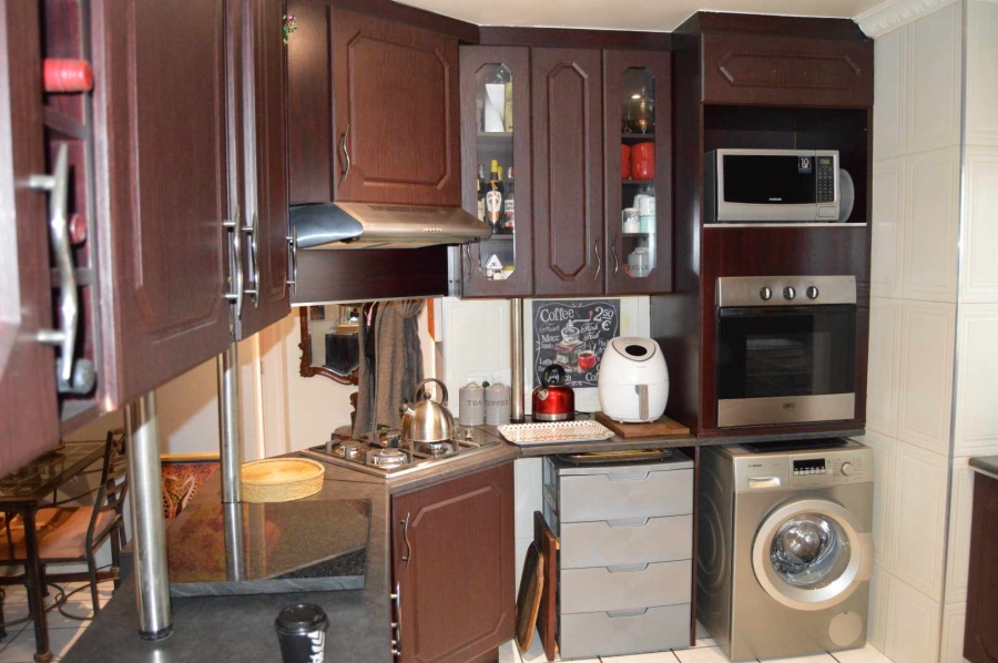 3 Bedroom Property for Sale in New Redruth Gauteng