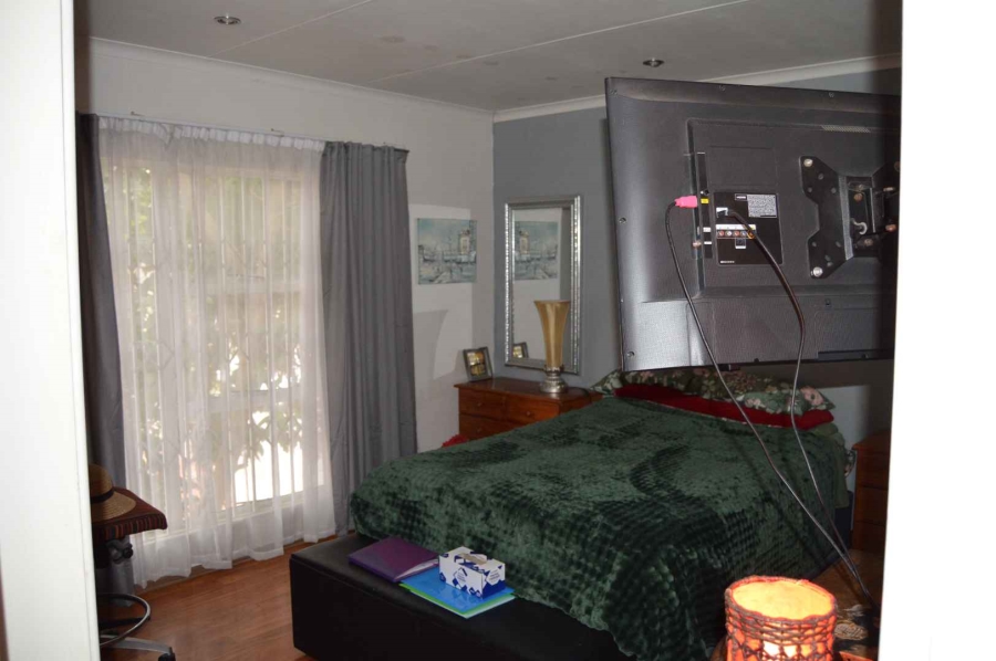 3 Bedroom Property for Sale in New Redruth Gauteng