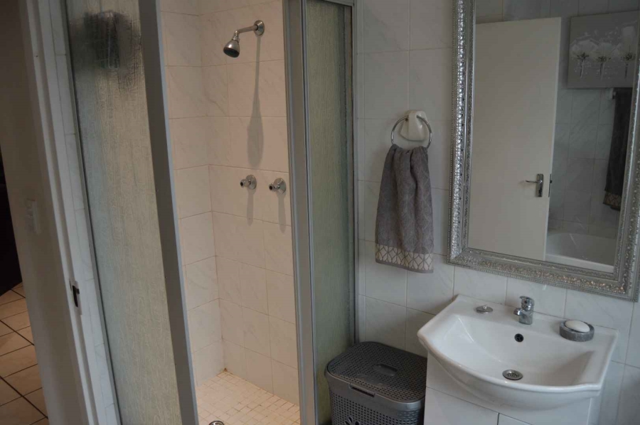 3 Bedroom Property for Sale in New Redruth Gauteng