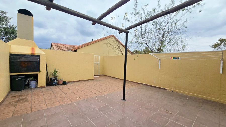 2 Bedroom Property for Sale in Willow Park Manor Gauteng