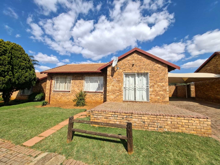 To Let 3 Bedroom Property for Rent in Georginia Gauteng