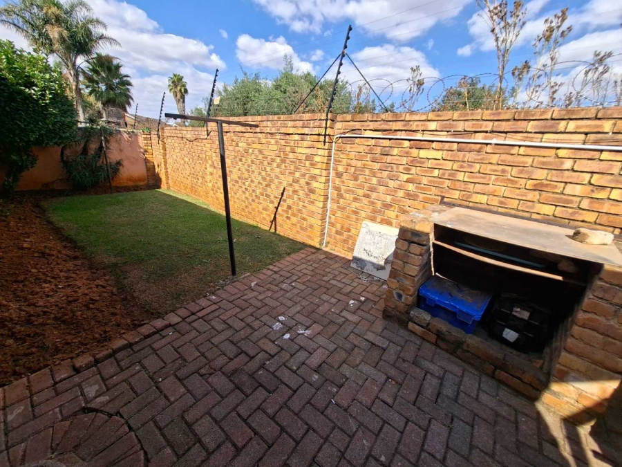 To Let 3 Bedroom Property for Rent in Georginia Gauteng