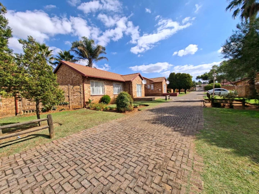 To Let 3 Bedroom Property for Rent in Georginia Gauteng