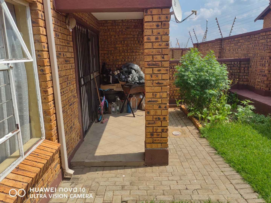 2 Bedroom Property for Sale in Laser Park Gauteng