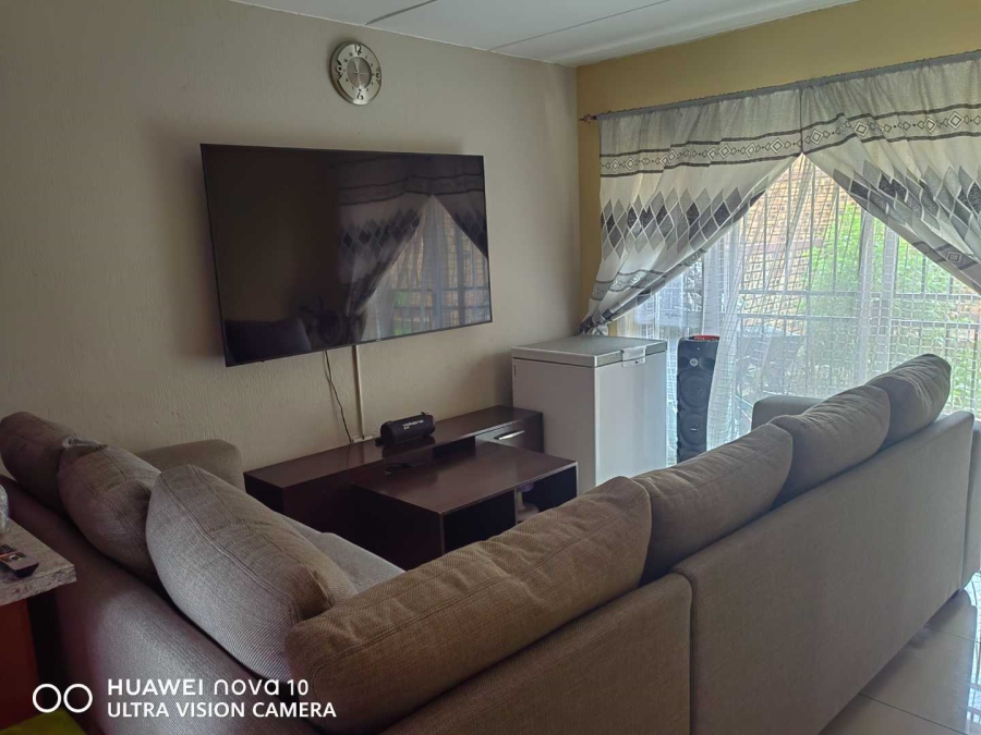 2 Bedroom Property for Sale in Laser Park Gauteng