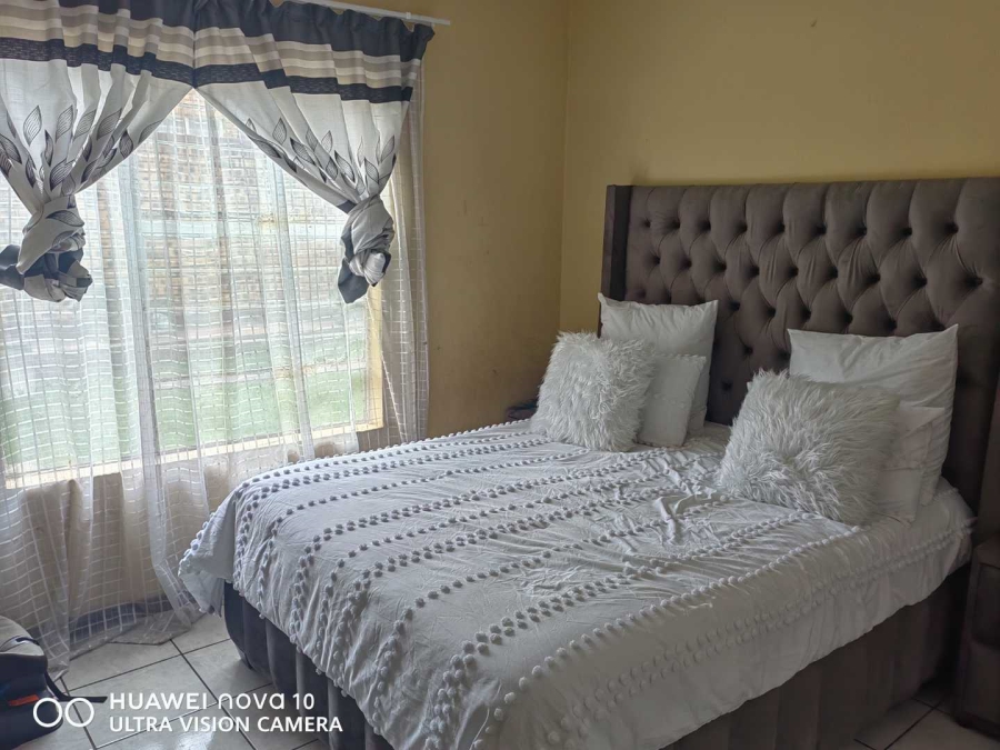 2 Bedroom Property for Sale in Laser Park Gauteng